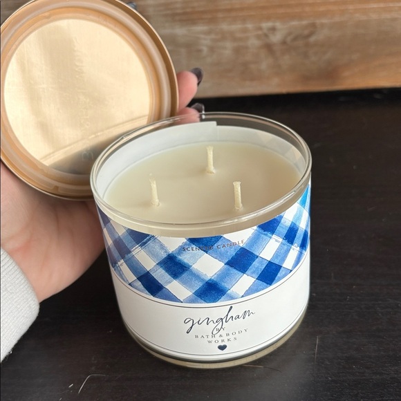 Bath & Body Works Gingham 3-Wick Candle | New - Picture 3 of 4
